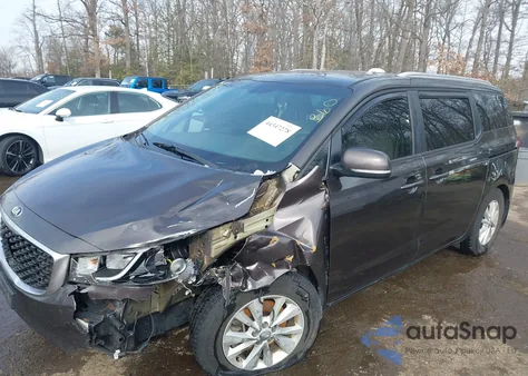 2015 Kia Sedona Lx z USA, uszkodzony, nr VIN KNDMB5C1XF6073217
